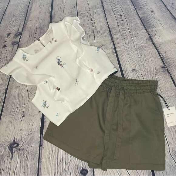 High Waist Shorts - Picture 2 of 8